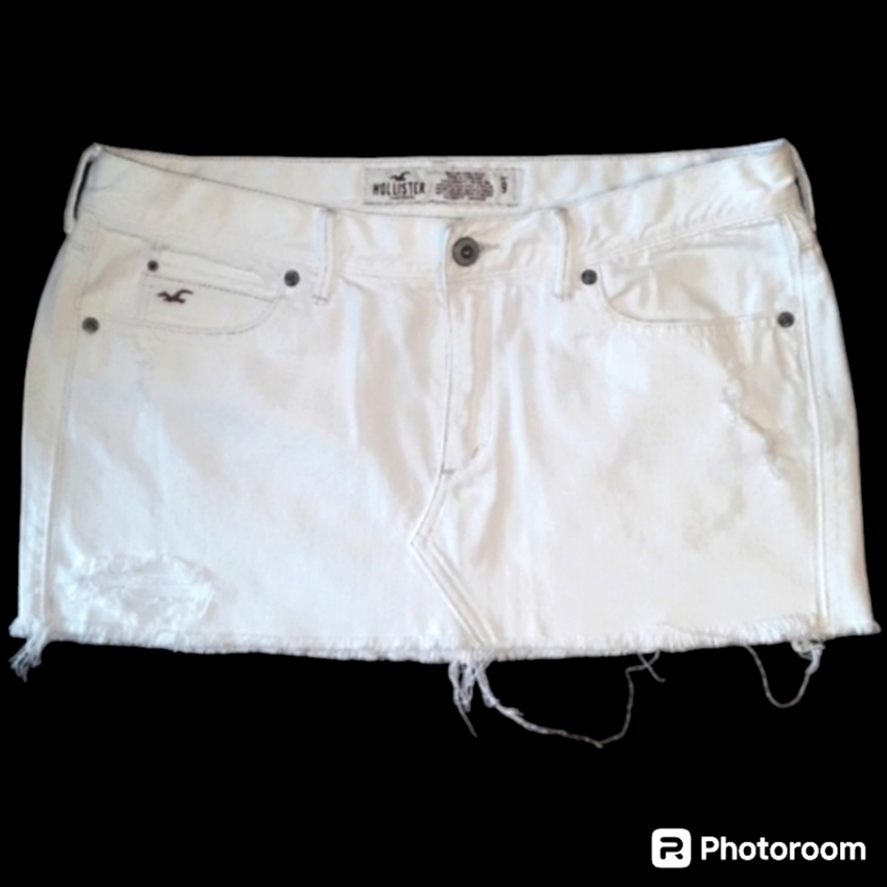 Hollister Mini White Distressed Jean Skirt with Frayed Hem. Women's Size: W9x04L